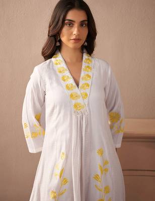 Women Floral Embroidered Thread Work Cotton Kurta with Trousers & With Dupatta 3