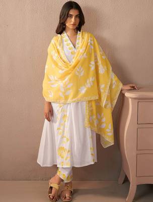 Women Floral Embroidered Thread Work Cotton Kurta with Trousers & With Dupatta 5