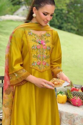 Floral Embroidered Thread Work Tieup Neck A-Line Kurta With Trousers & Dupatta