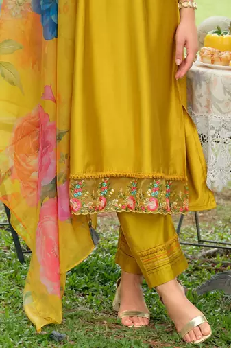 Floral Embroidered Thread Work Tieup Neck A-Line Kurta With Trousers & Dupatta