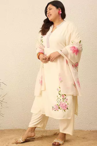 Plus Size Floral Printed Kurta with Trousers & With Dupatta