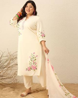 Plus Size Floral Printed Kurta with Trousers & With Dupatta 2