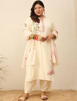 Plus Size Floral Printed Kurta with Trousers & With Dupatta 6