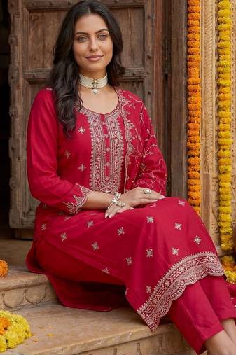 Women Ethnic Motifs Embroidered Thread Work Kurta with Trousers & With Dupatta