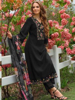 Women Floral Embroidered Thread Work Liva Kurta with Trousers & With Dupatta 1