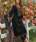 Women Floral Embroidered Thread Work Liva Kurta with Trousers & With Dupatta