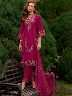 Women Floral Embroidered Thread Work Kurta with Trousers & With Dupatta 3