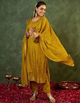 Women Ethnic Motifs Kurta with Trousers & With Dupatta 1