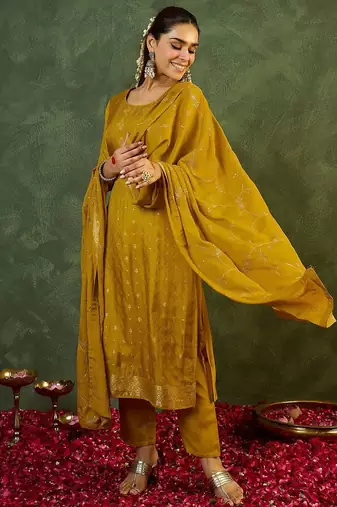 Women Ethnic Motifs Kurta with Trousers & With Dupatta