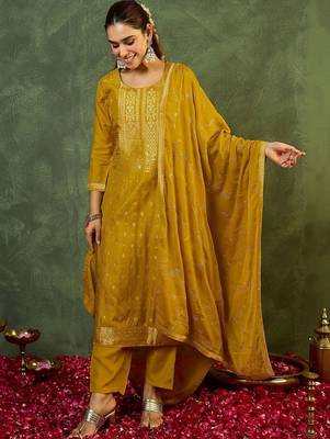 Women Ethnic Motifs Kurta with Trousers & With Dupatta 2