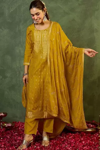 Women Ethnic Motifs Kurta with Trousers & With Dupatta