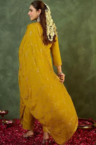 Women Ethnic Motifs Kurta with Trousers & With Dupatta