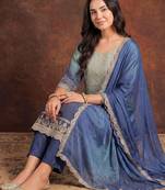 Women Bandhani Printed Sequinned Kurta with Trousers & With Dupatta