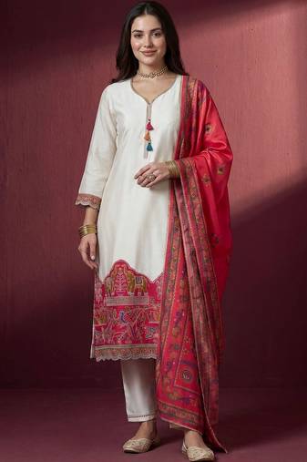 Women Ethnic Motifs Printed Regular Thread Work Kurta with Trousers & With Dupatta