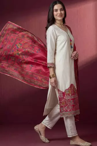 Women Ethnic Motifs Printed Regular Thread Work Kurta with Trousers & With Dupatta