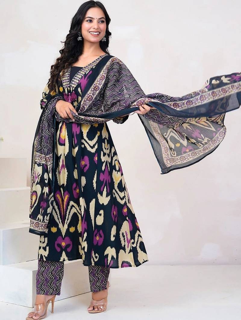 Women Embroidered Thread Work Cotton Kurta with Trousers & With Dupatta