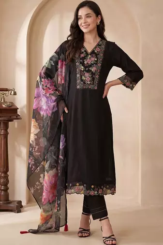 Women Floral Embroidered Thread Work Liva Kurta with Trousers & With Dupatta