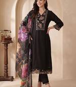 Women Floral Embroidered Thread Work Liva Kurta with Trousers & With Dupatta