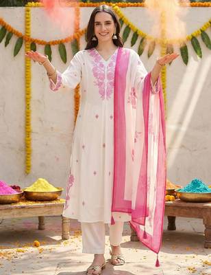Women Floral Embroidered Thread Work Kurta with Trousers & Dupatta 1