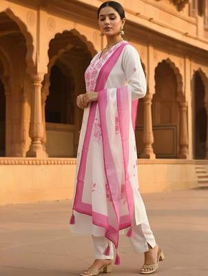 Women Floral Embroidered Thread Work Kurta with Trousers & Dupatta 5
