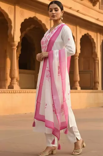Women Floral Embroidered Thread Work Kurta with Trousers & Dupatta