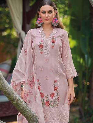 Women Floral Embroidered Thread Work Kurta with Trousers & With Dupatta 4