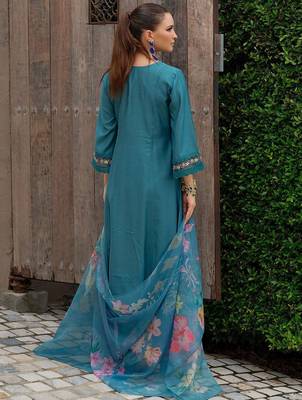 Women Floral Embroidered Mirror Work Kurta with Trousers & Dupatta 3