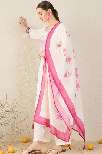 Floral Embroidered V-Neck Thread Work A-Line Kurta & Trousers With Dupatta