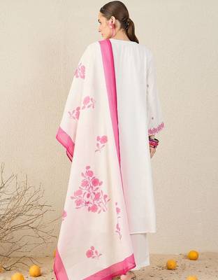 Floral Embroidered V-Neck Thread Work A-Line Kurta & Trousers With Dupatta 4