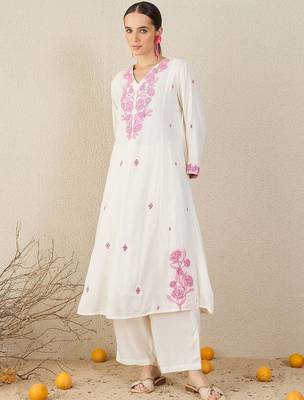Floral Embroidered V-Neck Thread Work A-Line Kurta & Trousers With Dupatta 6