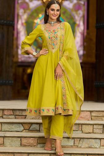 Women Ethnic Motifs Embroidered Thread Work Kurta with Trousers & With Dupatta