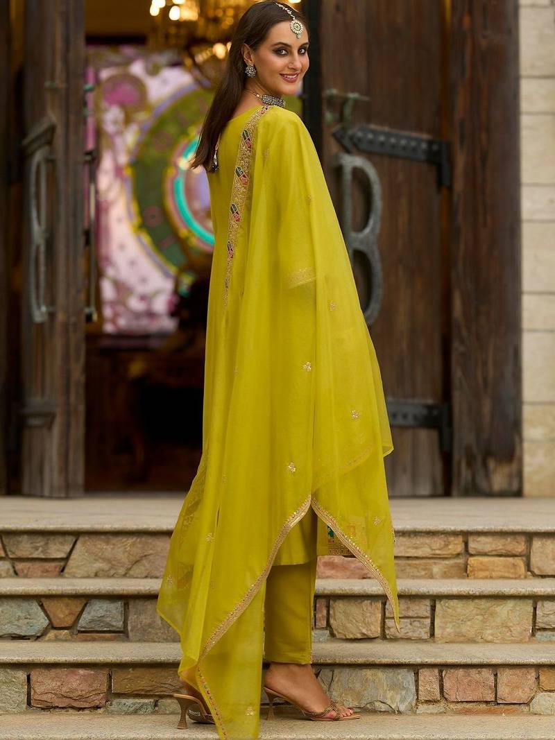Women Ethnic Motifs Embroidered Thread Work Kurta with Trousers & With Dupatta