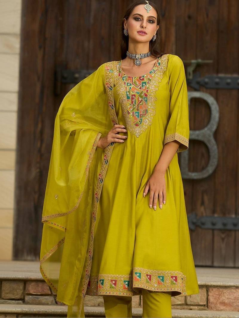 Women Ethnic Motifs Embroidered Thread Work Kurta with Trousers & With Dupatta