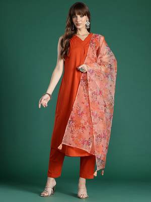 Women Floral Pleated Cotton Kurta with Trousers & With Dupatta 5