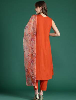 Women Floral Pleated Cotton Kurta with Trousers & With Dupatta 7
