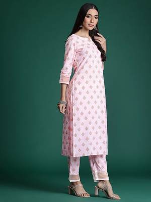 Floral Printed Cotton Kurta with Trousers 5