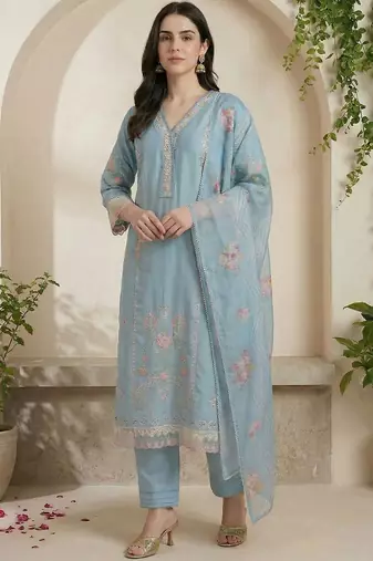 Women Floral Embroidered Thread Work Kurta with Trousers & With Dupatta