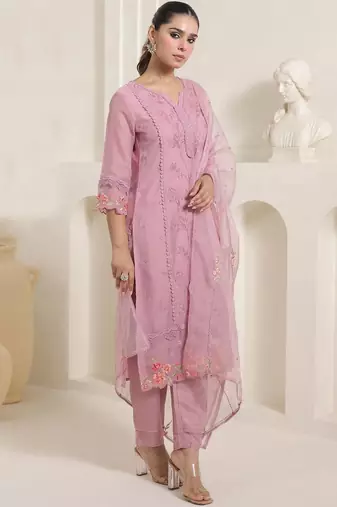Women Floral Embroidered Kurta With Trousers & Dupatta Kurta Sets