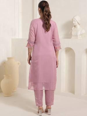 Women Floral Embroidered Kurta With Trousers & Dupatta Kurta Sets 4
