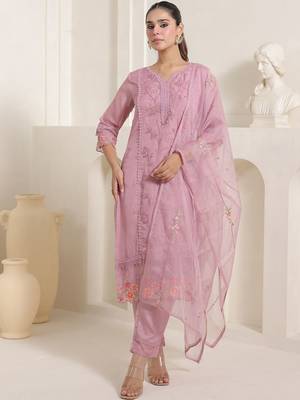 Women Floral Embroidered Kurta With Trousers & Dupatta Kurta Sets 5
