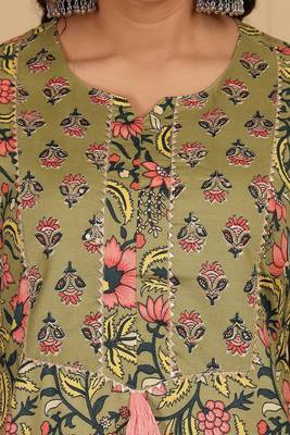 Floral printed cotton round neck kurta trouser & dupatta set 4