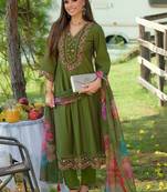 Women Floral Embroidered Kurta with Trousers & Dupatta