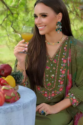 Women Floral Embroidered Kurta with Trousers & Dupatta