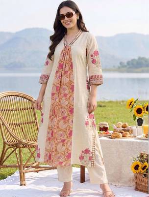Women Floral Printed Cotton Kurta with Trousers 1