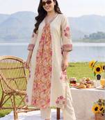 Women Floral Printed Cotton Kurta with Trousers