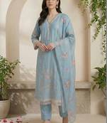 Women Floral Embroidered Thread Work Kurta with Trousers & With Dupatta