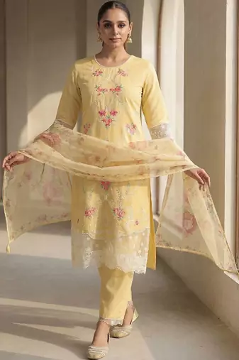 Women Floral Embroidered Thread Work Kurta with Trousers & With Dupatta