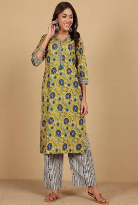 Floral printed cotton v neck kurta trouser & dupatta set 3