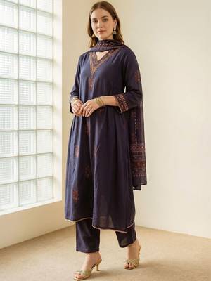Women Ethnic Motifs Embroidered Panelled Thread Work Kurta with Trousers & With Dupatta 1