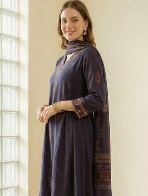Women Ethnic Motifs Embroidered Panelled Thread Work Kurta with Trousers & With Dupatta 2
